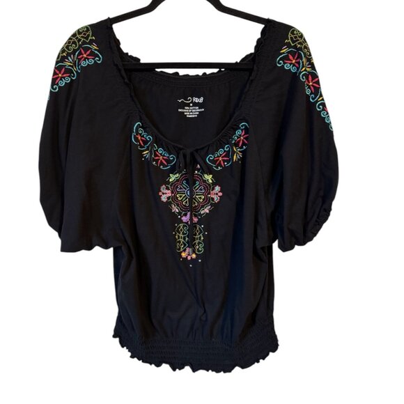 RXB Tops - ❤️SPRING/SUMMER  BLACK TOP w/BEAUTIFUL EMBROIDERY DETAIL  MEDUM  #G